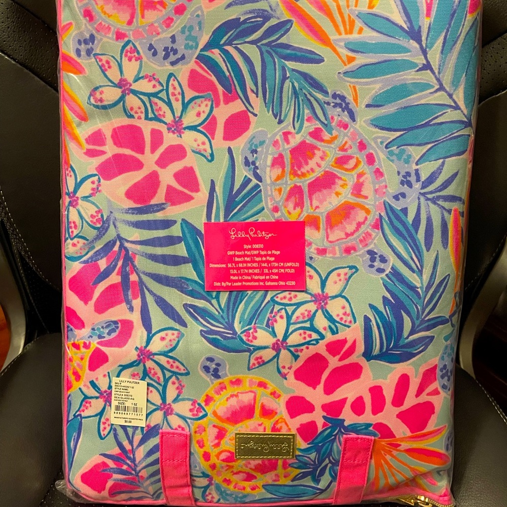 COPY - 💕NIB - 2021 GWP - Lilly Pulitzer Packable Beach Mat💕